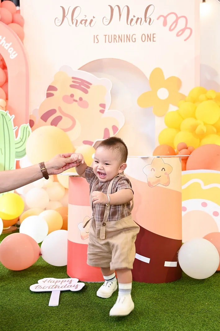 backdrop sinh nhật bé trai - hình 2