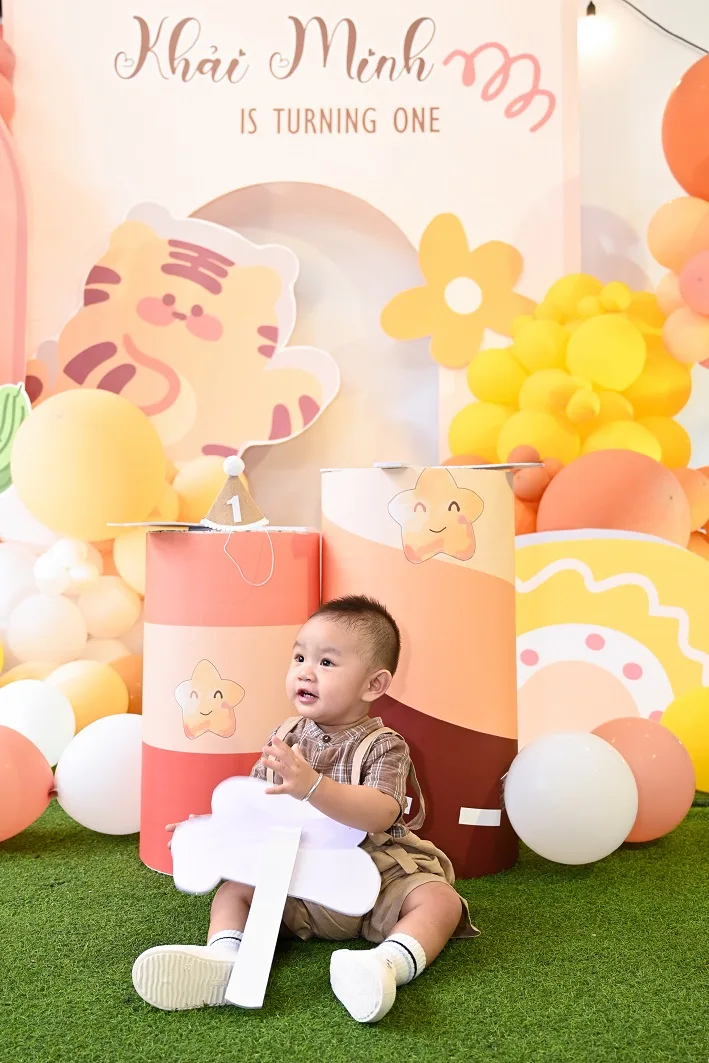 bàn gallery sinh nhật bé trai - hình 3