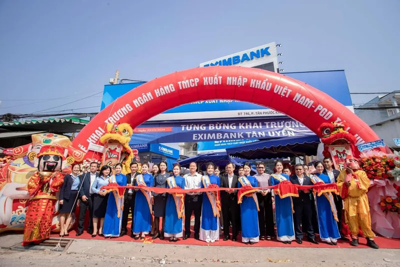 múa lân khai trương - hình 2