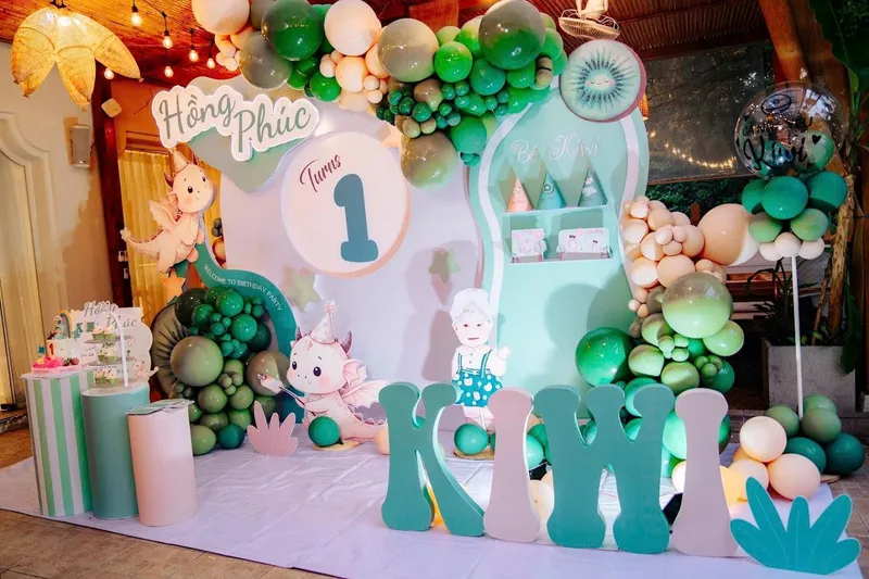 Mẫu trang trí thôi nôi (sinh nhật 1 tuổi) bé gái siêu dễ thương