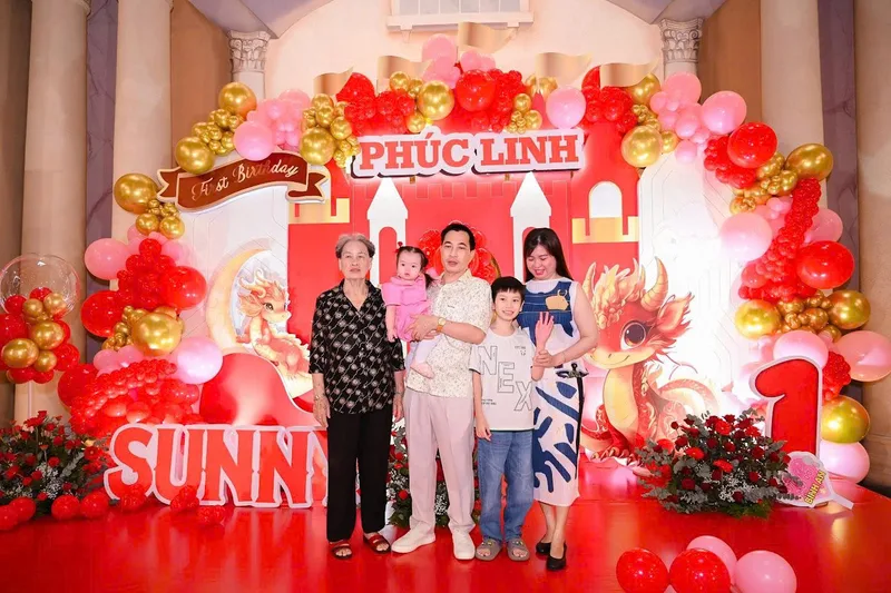 Trang trí sinh nhật bé gái: Các mẫu đẹp, lung linh như cổ tích