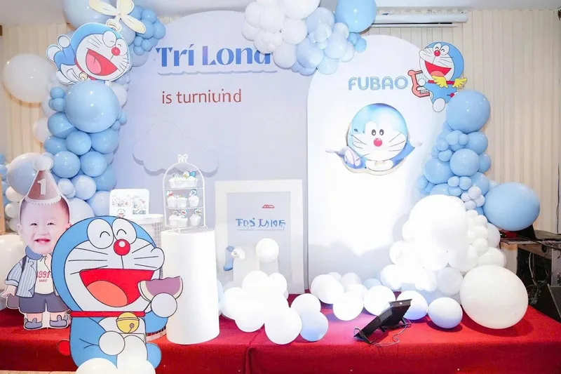 Trang trí sinh nhật chủ đề vũ trụ, phi hành gia bé trai