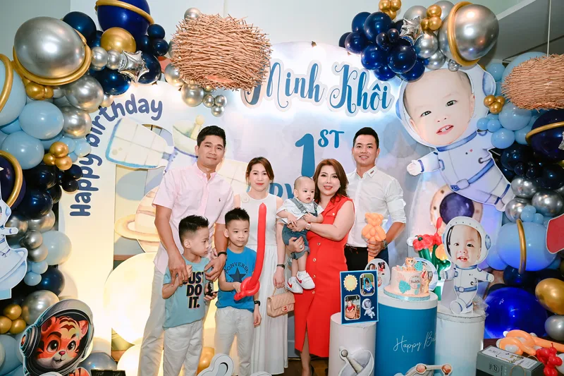 trang trí sinh nhật tại nhà hàng